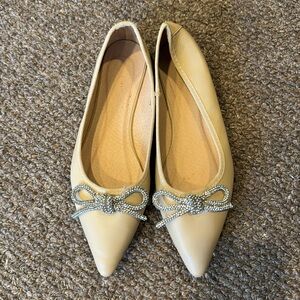 Excellent condition flat pumps